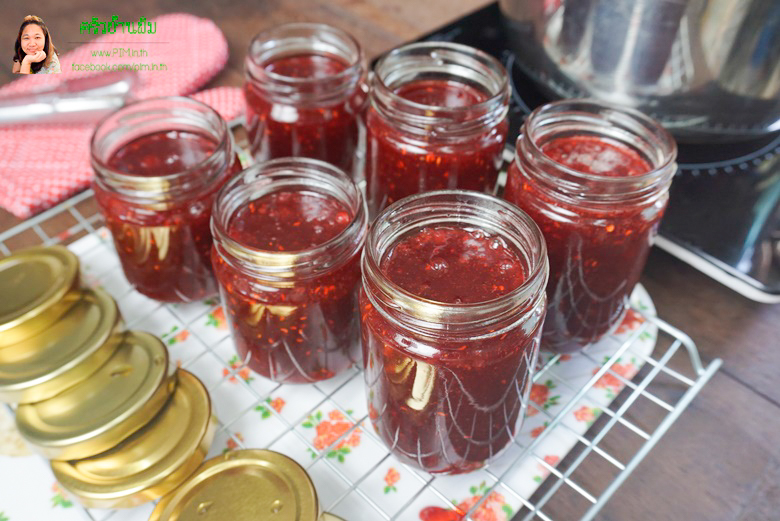 strawberry and cranberry jam 22