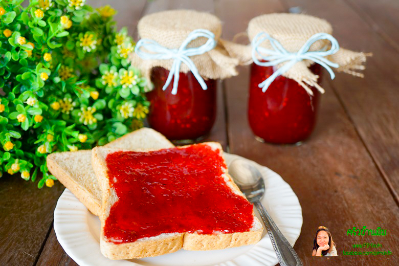 strawberry and cranberry jam 35