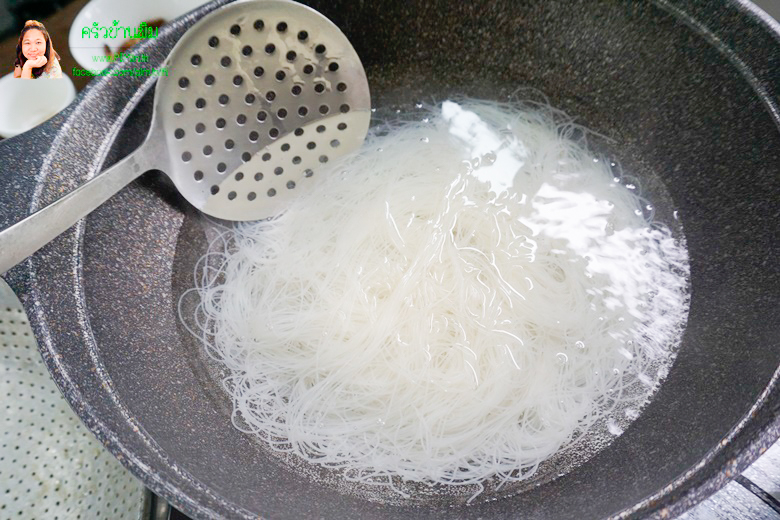 fried rice vermicelli with shrimp and garlic sauce 06