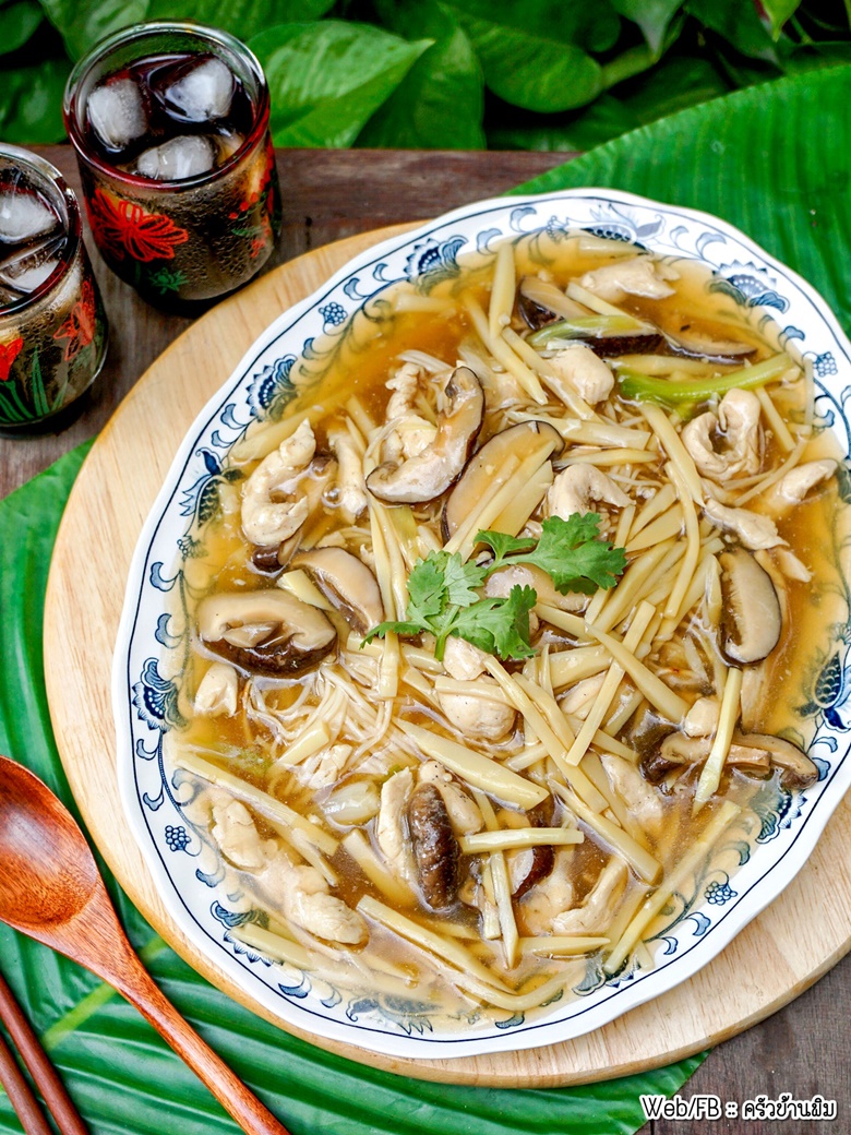 noodles with chicken gravy 02