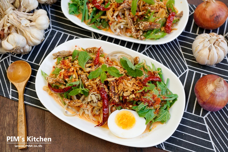 spicy vegetable salad with crispy fried whitebait 05