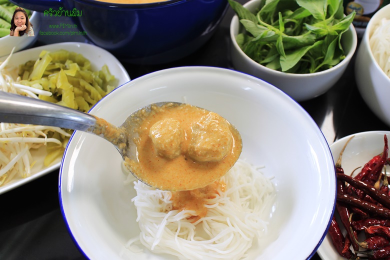 vegan noodles with mushroom curry sauces 14