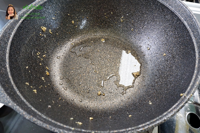 fried mackerel with garlic and pepper 13