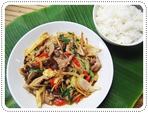 http://pim.in.th/images/all-side-dish-pork/pad-khing-moo/pad-khing-moo-01.JPG