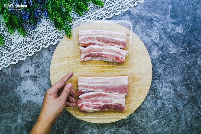 pork belly fried with chilli and fish sauce 10