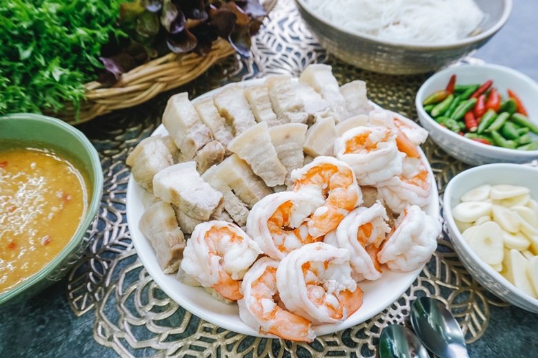 pork vermicelli salad bites 14