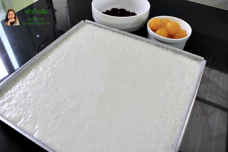 sweet sticky rice cake with coconut milk 17